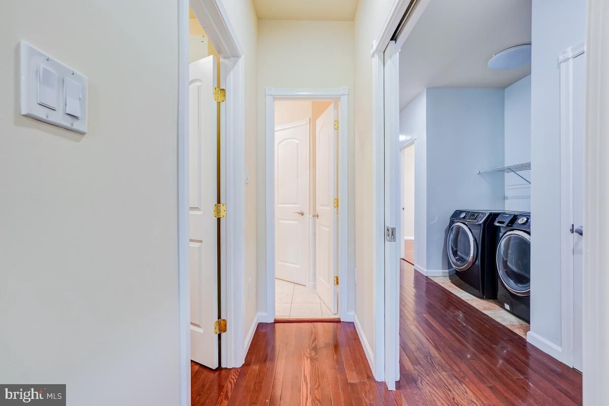 Interior, Utility Closets, Washer, Wood Texture Flooring