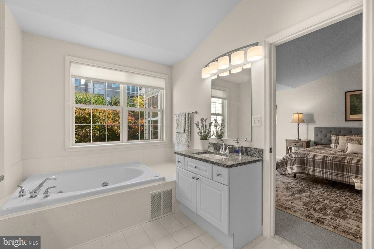 Bathroom, Bedroom, Interior