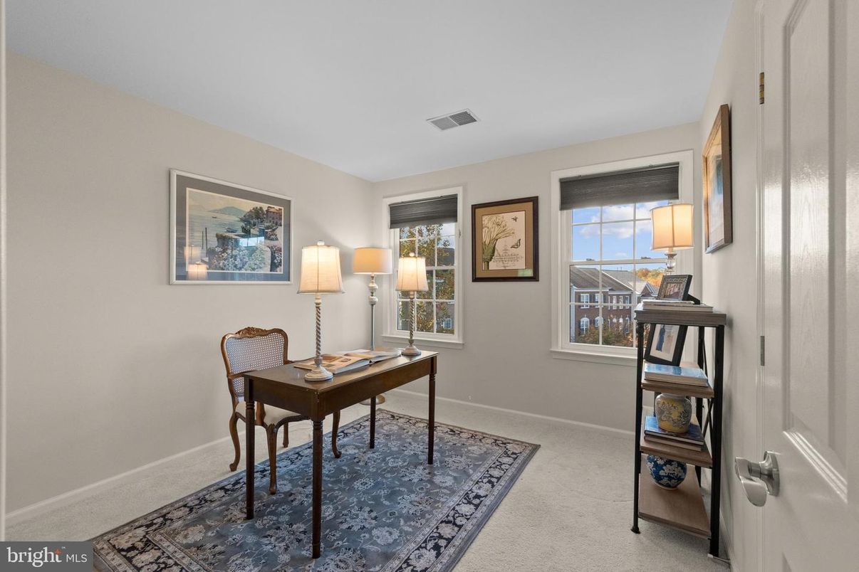 Home Office, Interior