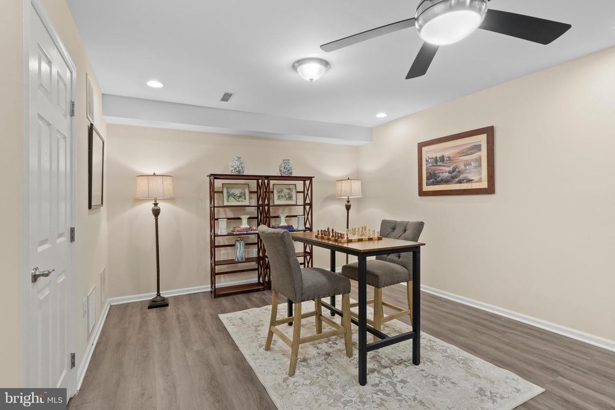 Home Office, Interior, Recessed Lighting, Wood Texture Flooring