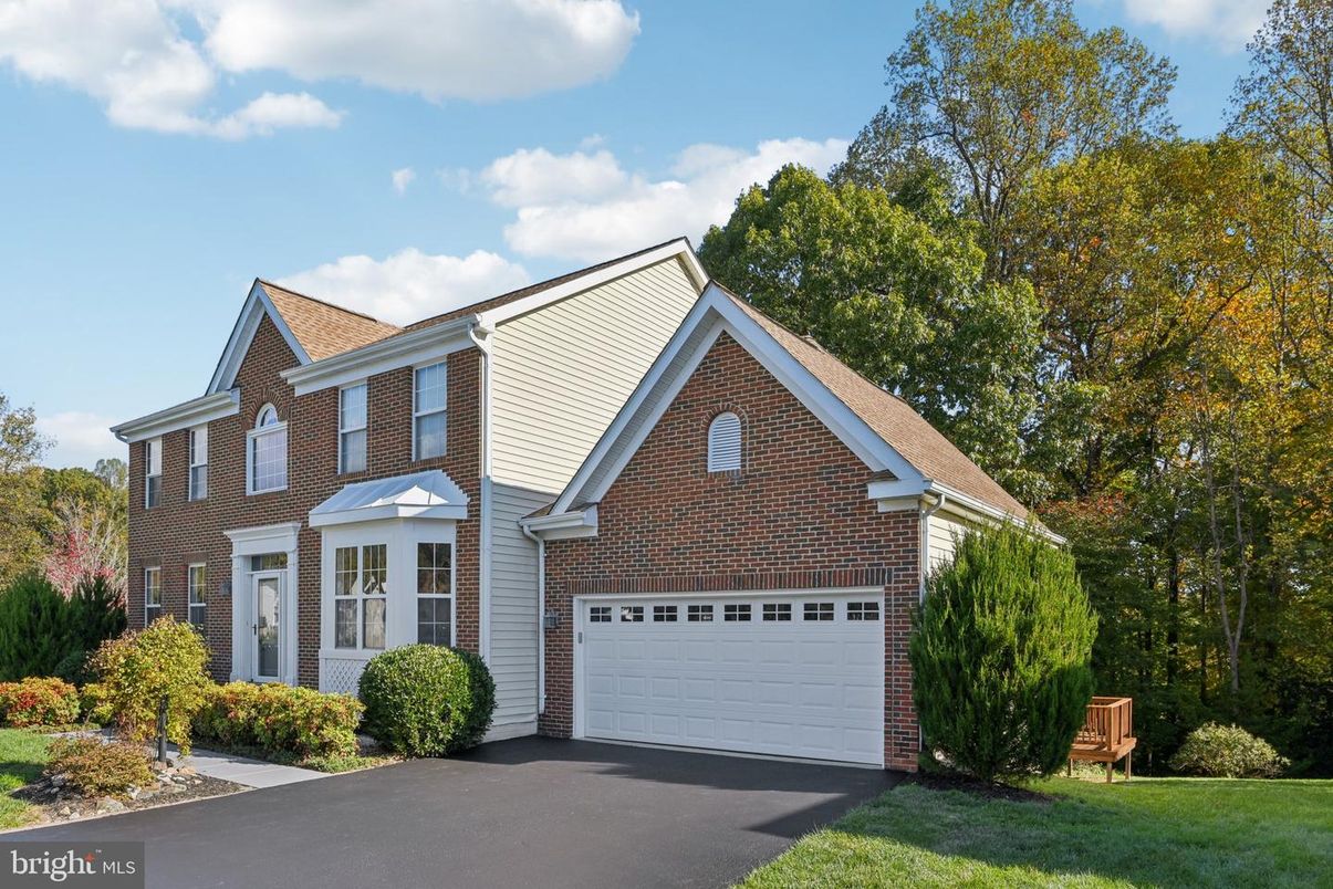 Attached, Exterior, Facade, Brick Facade, Brick Traditional