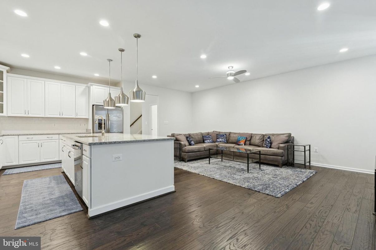 Interior, Kitchen, Living room, Pendant Lights, Recessed Lighting, Wood Texture Flooring