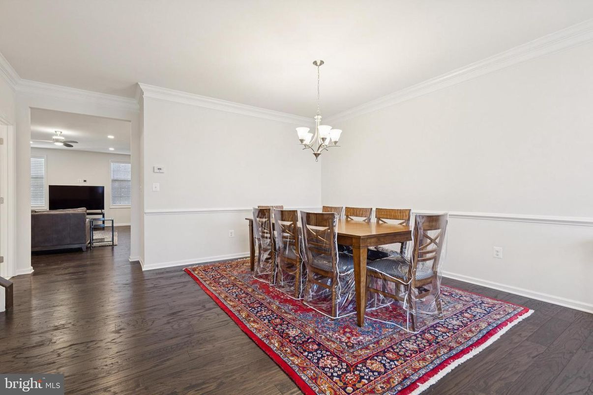 Chandelier, Dining room, Interior, Recessed Lighting, Wood Texture Flooring