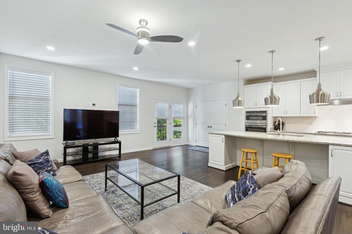 Interior, Kitchen, Living room, Pendant Lights, Recessed Lighting, Stainless Steel Appliances, Wood Texture Flooring