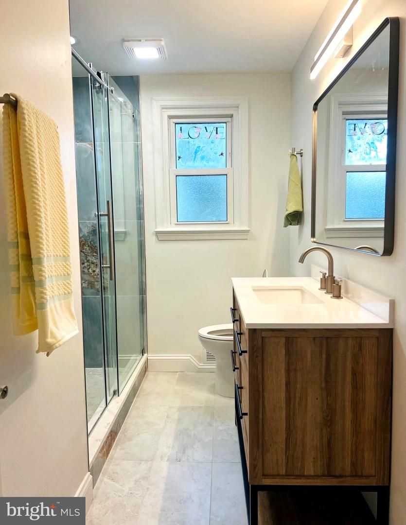 Bathroom, Glass Shower, Interior, Water