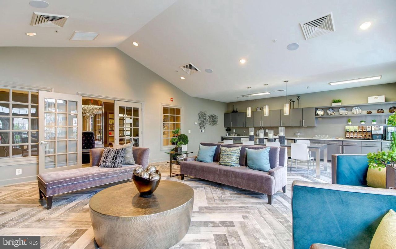 Interior, Kitchen, Living room, Pendant Lights, Recessed Lighting, Wood Texture Flooring