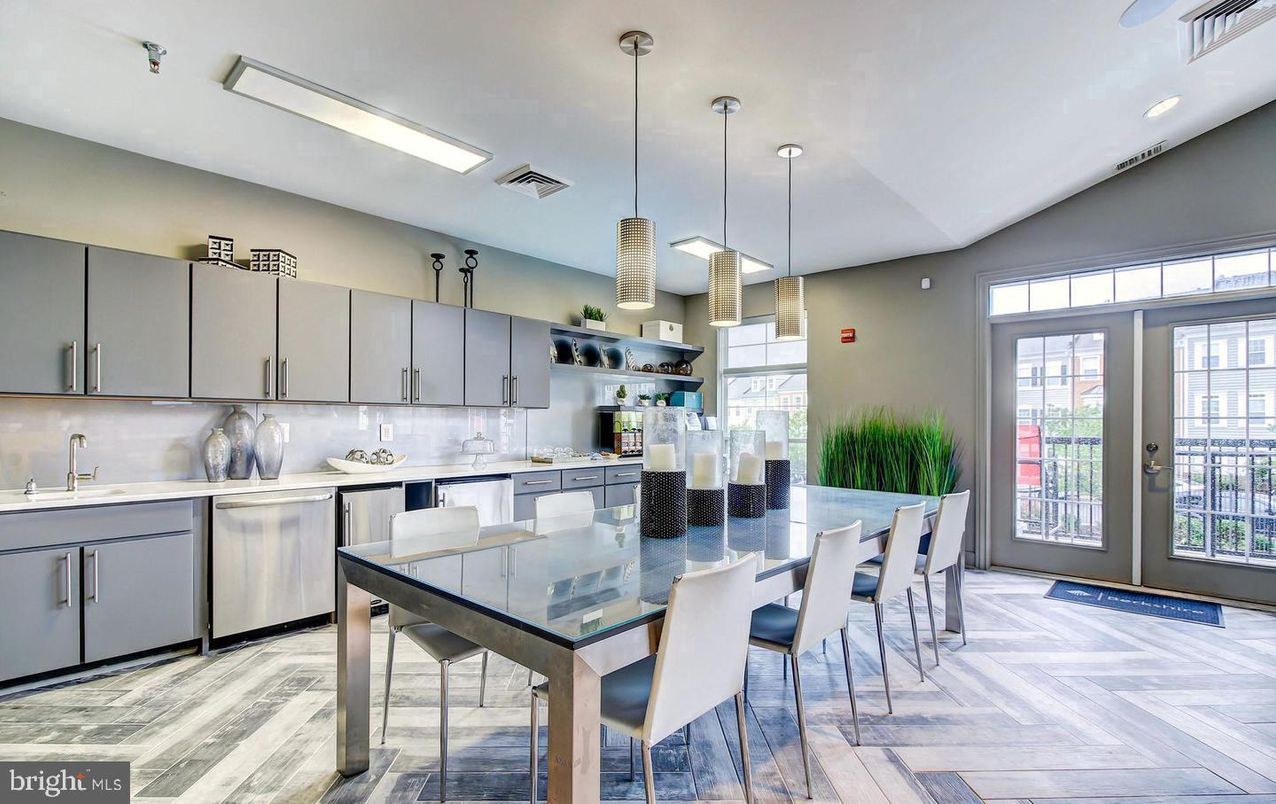 Dining room, Interior, Kitchen, Pendant Lights, Recessed Lighting, Wood Texture Flooring