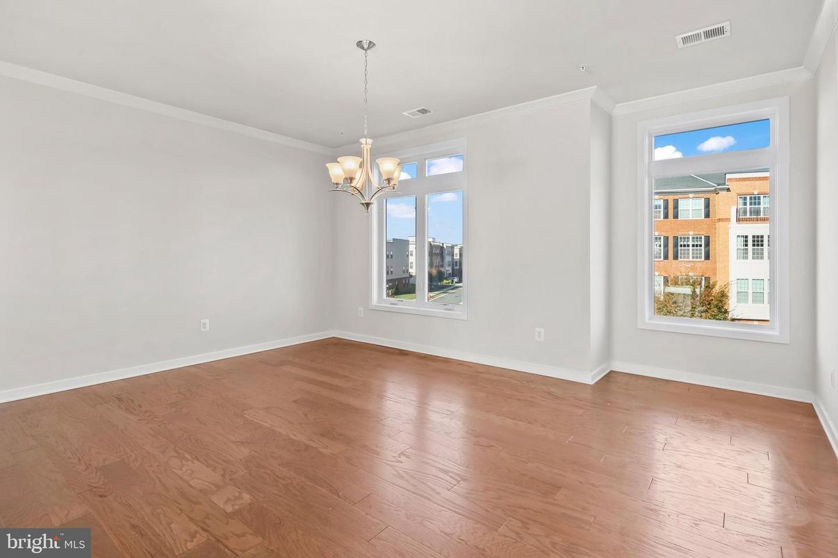 Chandelier, Empty room, Interior, Wood Texture Flooring