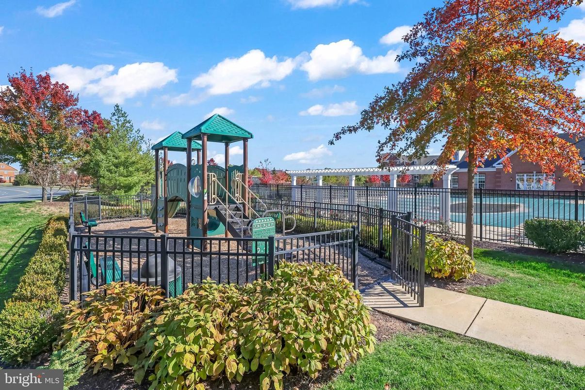 Backyard, Exterior, Playground