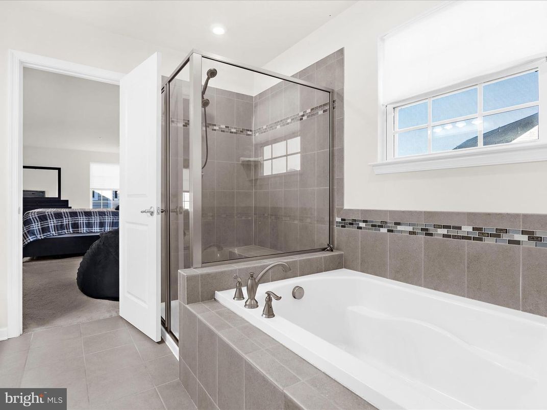 Bathroom, Bedroom, Glass Shower, Interior, Recessed Lighting