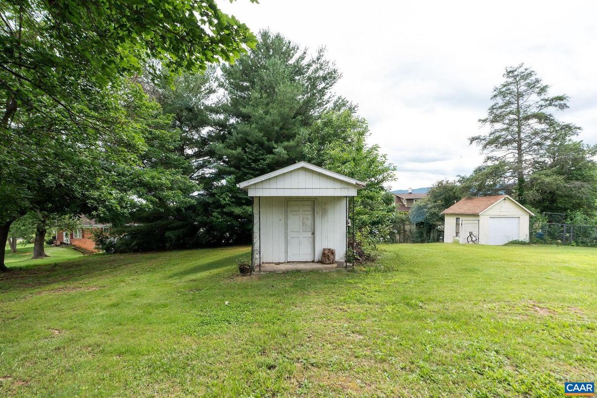 Backyard, Detached Garage, Exterior