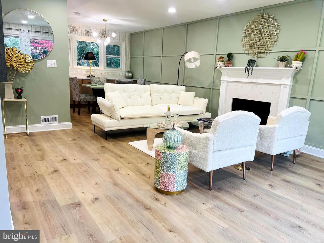 Chandelier, Fireplace, Interior, Living room, Pendant Lights, Recessed Lighting, Wood Texture Flooring