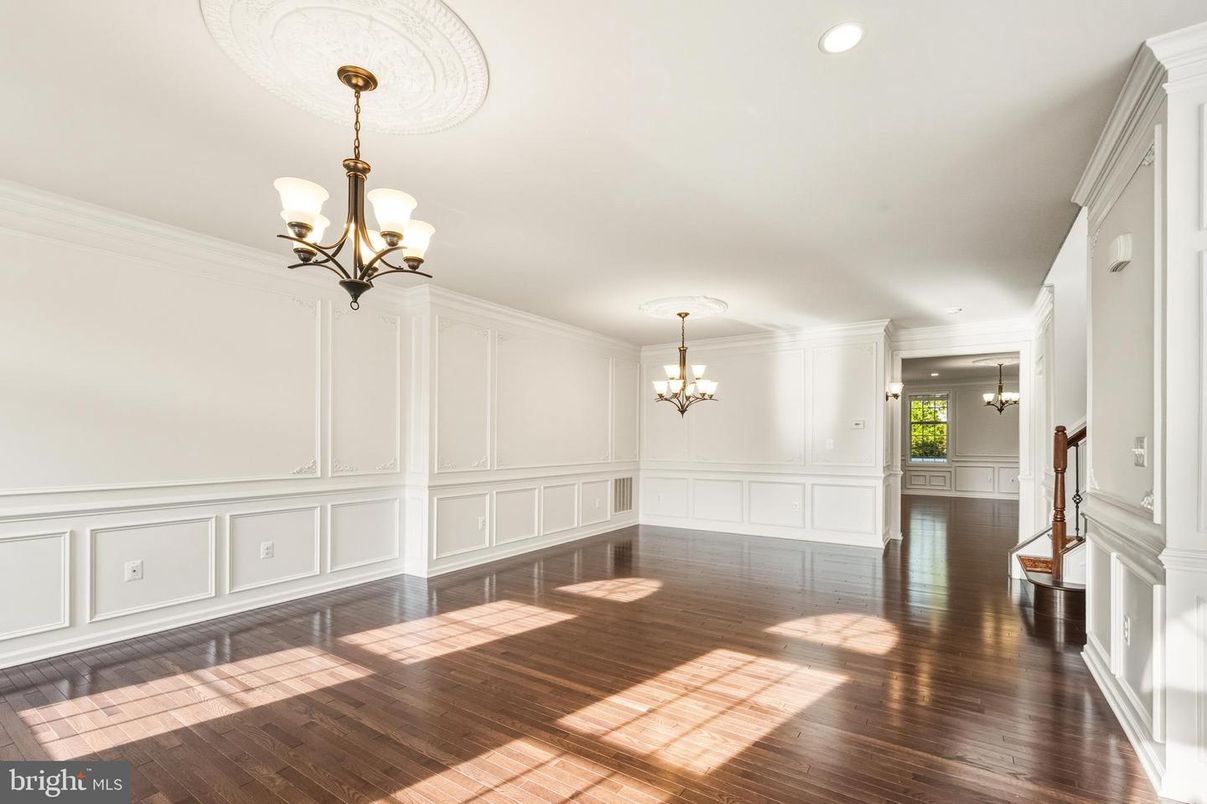Chandelier, Empty room, Interior, Recessed Lighting, Wood Texture Flooring