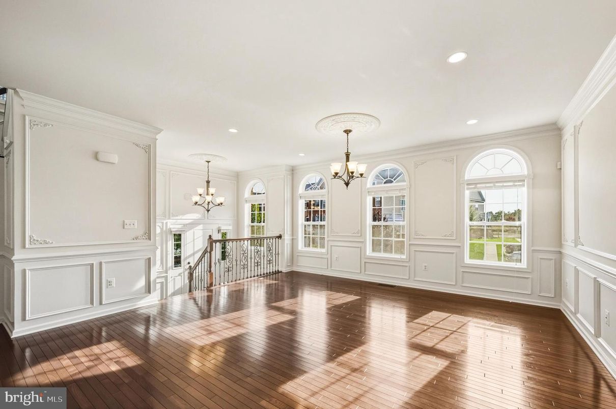 Chandelier, Empty room, Interior, Recessed Lighting, Wood Texture Flooring