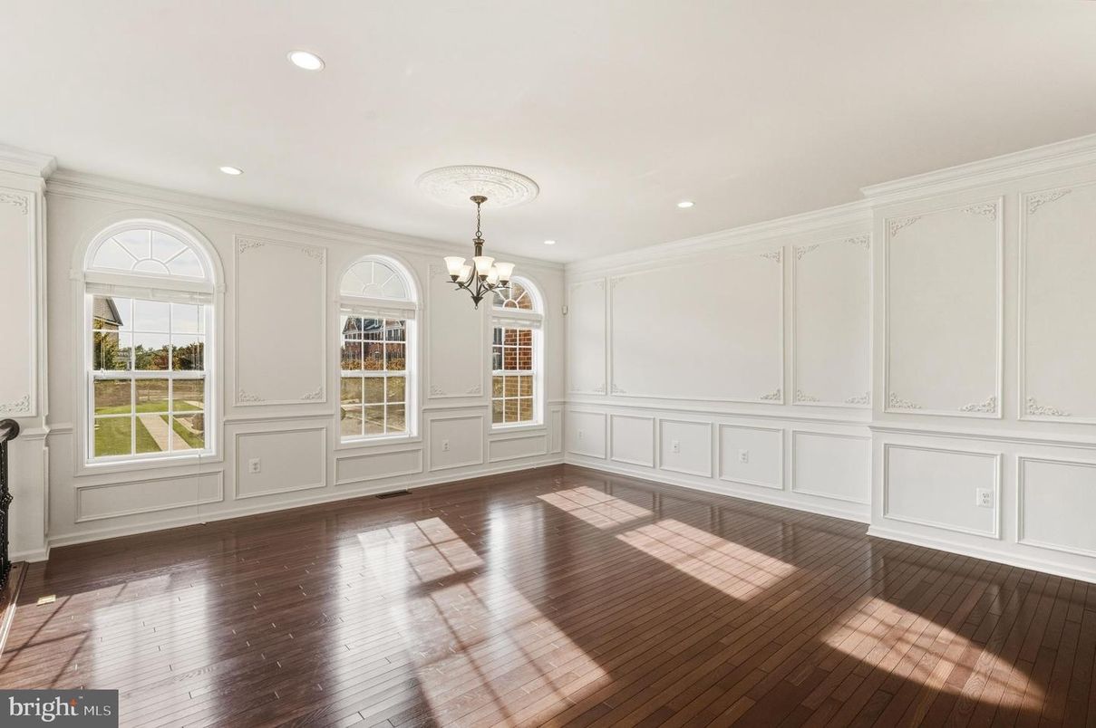 Chandelier, Empty room, Interior, Recessed Lighting, Wood Texture Flooring