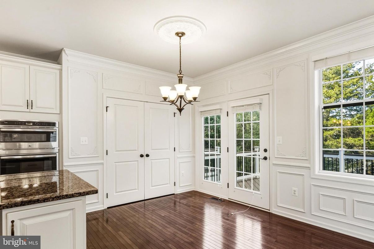 Chandelier, Interior, Kitchen, Wood Texture Flooring