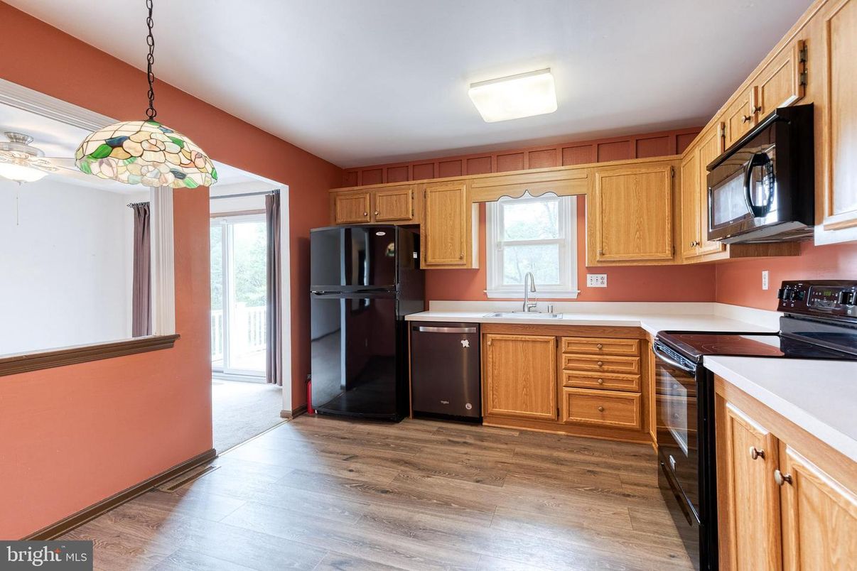 Interior, Kitchen, Pendant Lights, Wood Texture Flooring