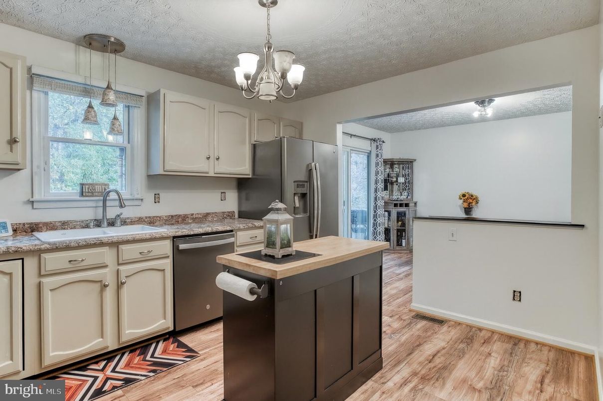 Chandelier, Interior, Kitchen, Pendant Lights, Wood Texture Flooring