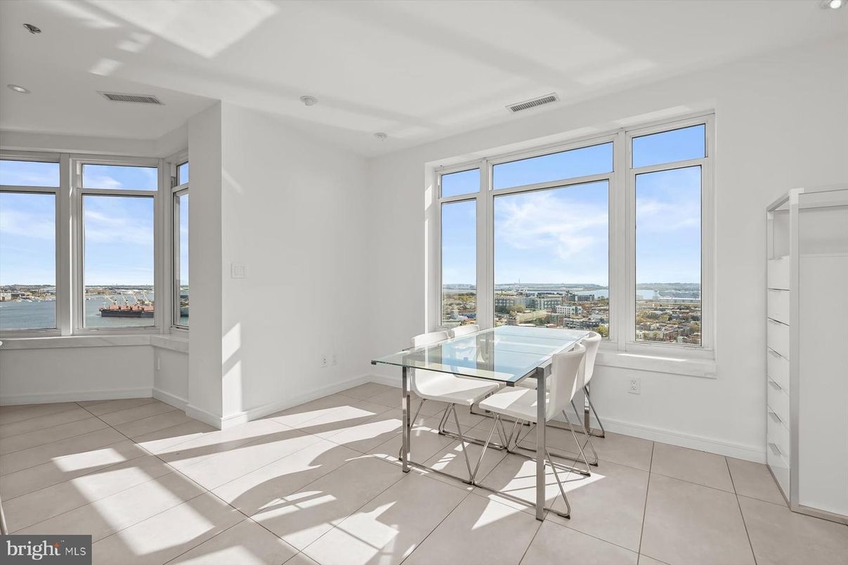 Dining room, Interior, Recessed Lighting, Water
