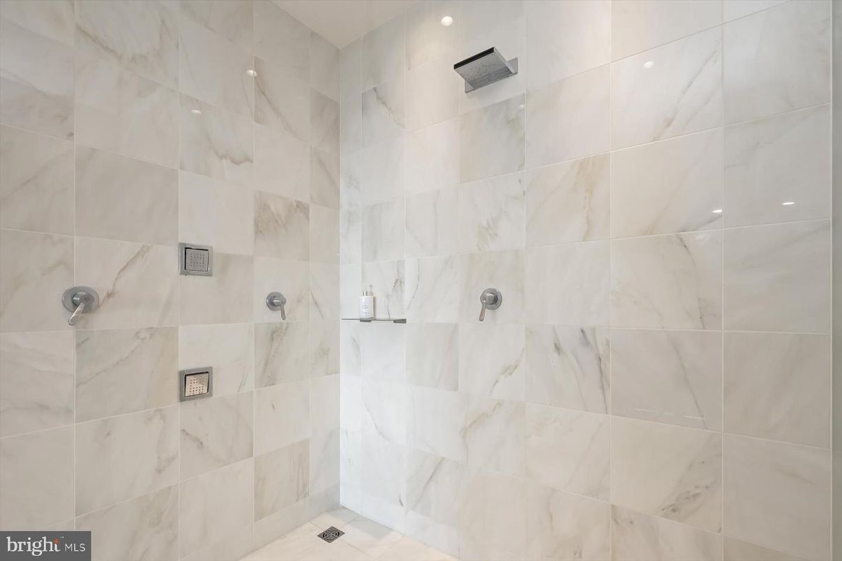 Bathroom, Interior, Recessed Lighting