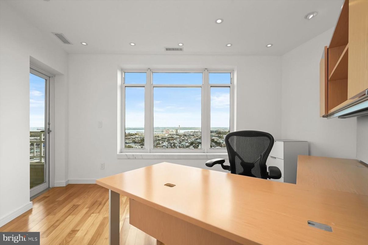 Home Office, Interior, Recessed Lighting, Wood Texture Flooring