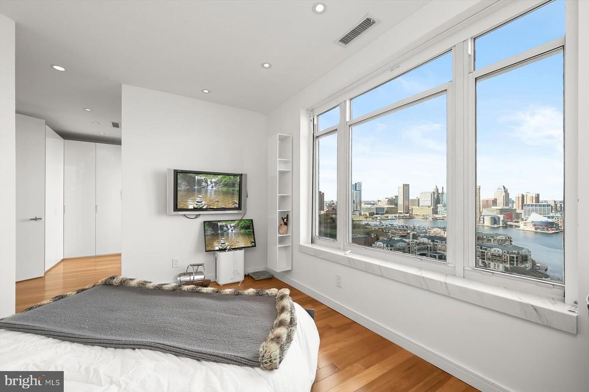 Bedroom, Interior, Recessed Lighting, Water, Wood Texture Flooring
