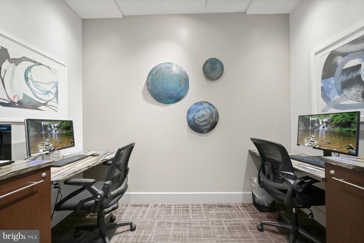 Home Office, Interior