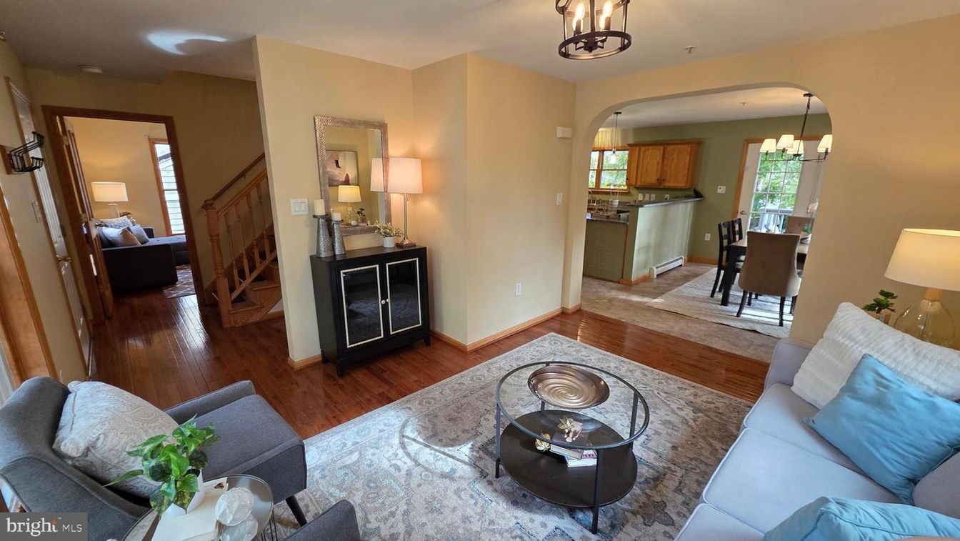 Chandelier, Dining room, Interior, Kitchen, Living room, Pendant Lights, Wood Texture Flooring