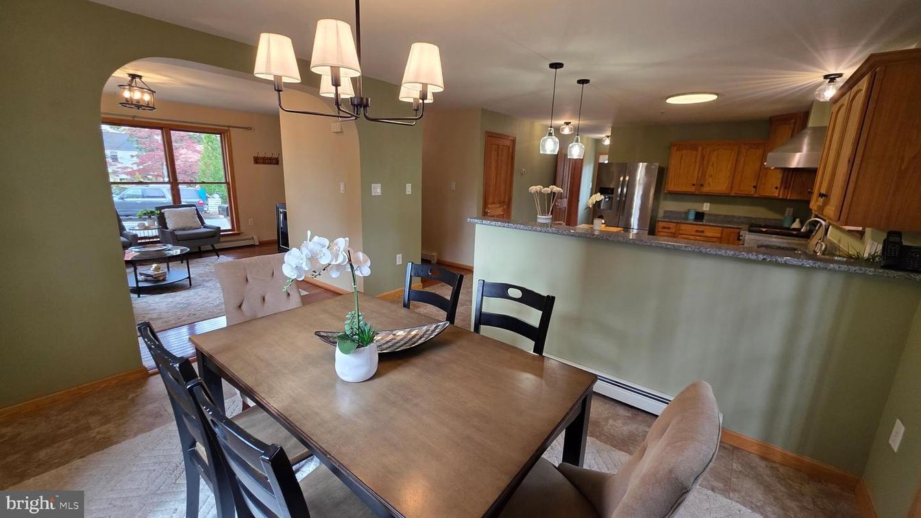 Chandelier, Dining room, Interior, Kitchen, Pendant Lights