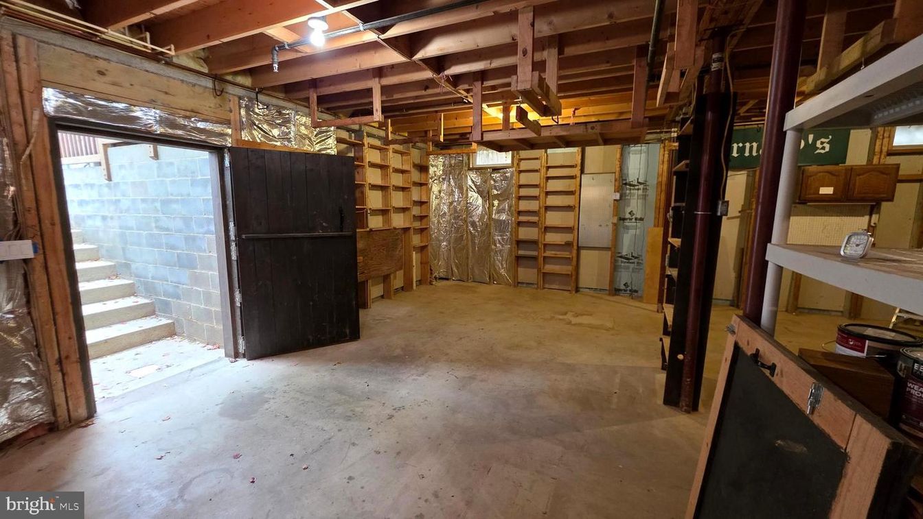 Interior, Wooden Beams