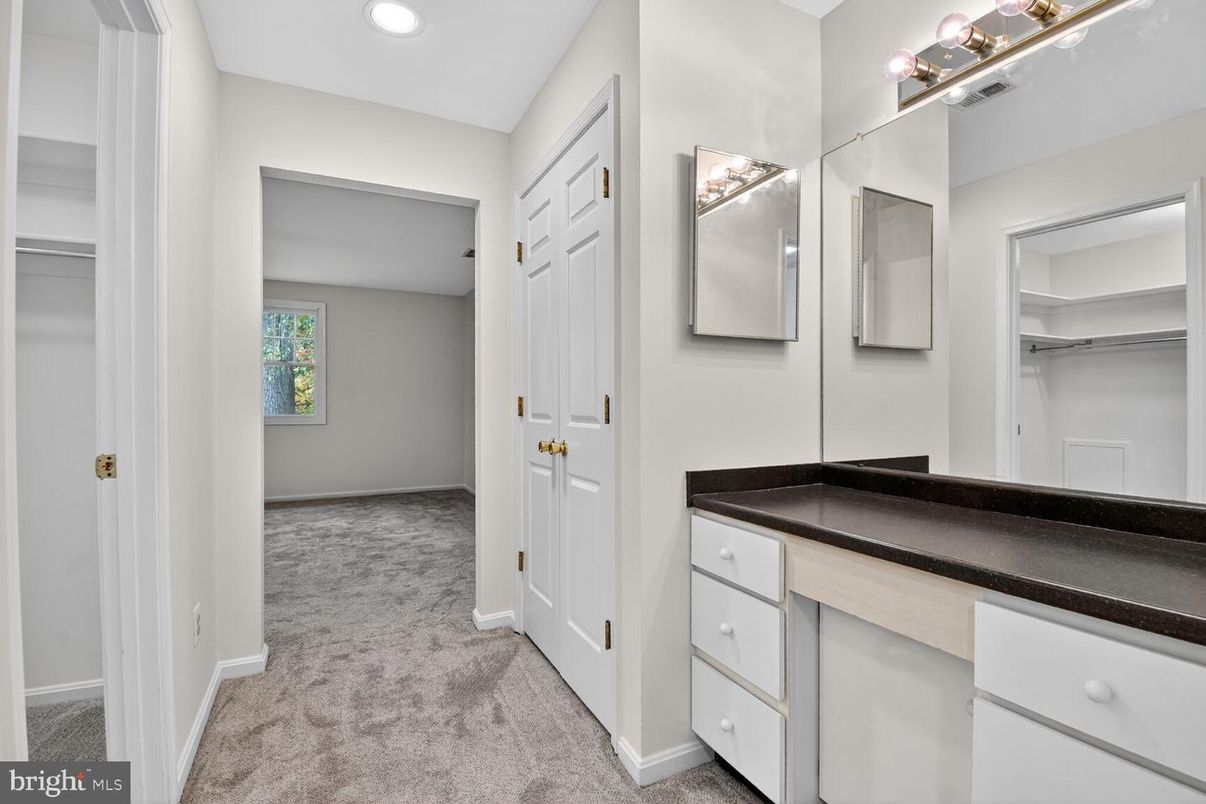 Interior, Recessed Lighting, Walk-in Closets