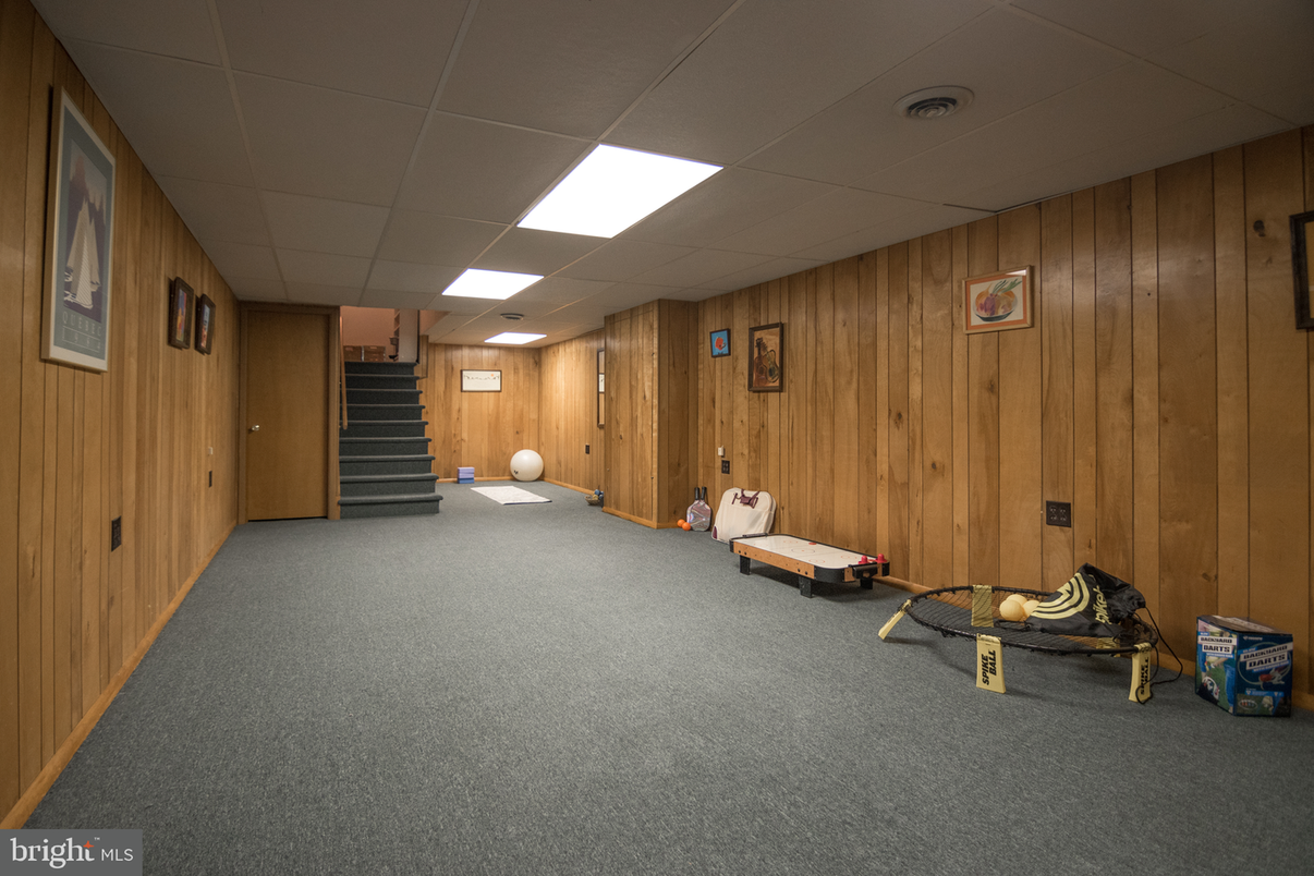 Interior, Recessed Lighting, Wooden Walls