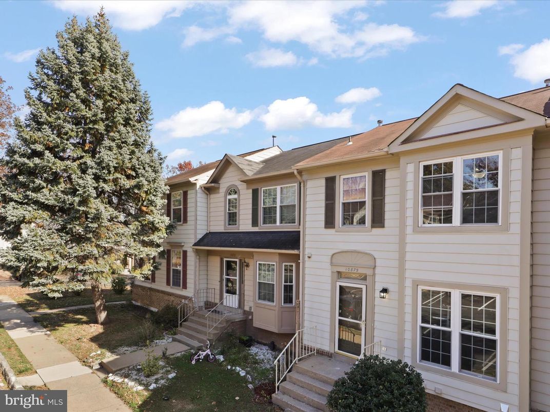 Exterior, Facade, Georgian