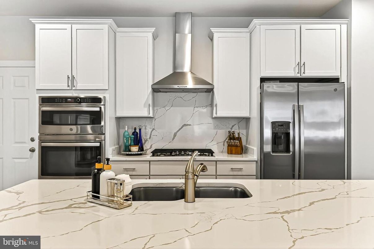 Interior, Kitchen, Stainless Steel Appliances