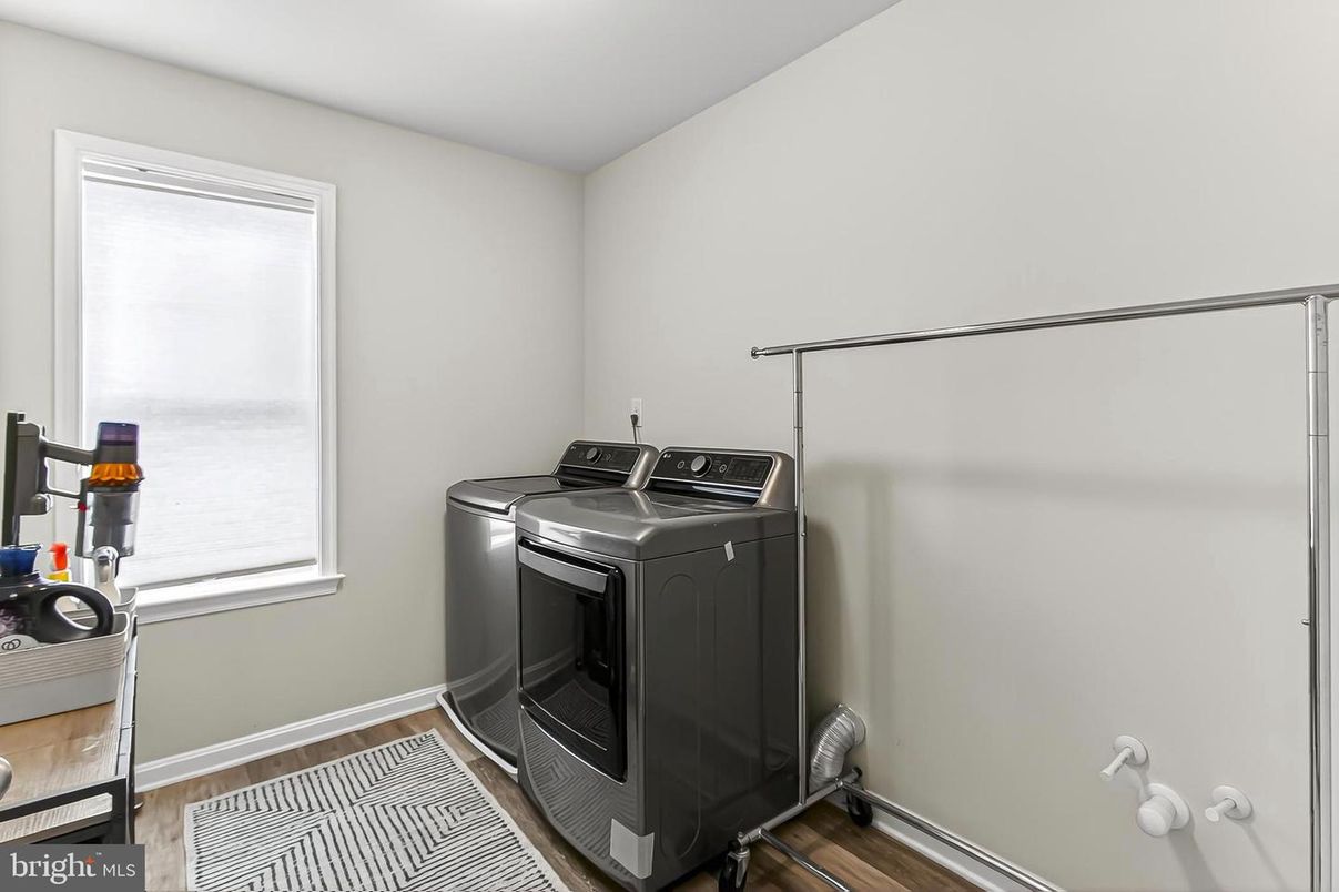 Interior, Washer, Wood Texture Flooring