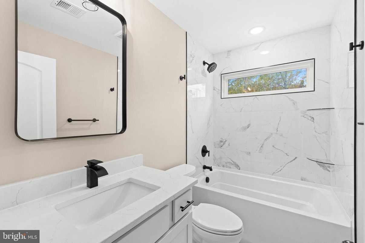Bathroom, Interior, Marble Walls, Recessed Lighting