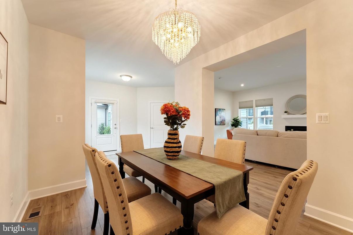 Chandelier, Dining room, Interior, Living room, Recessed Lighting, Wood Texture Flooring