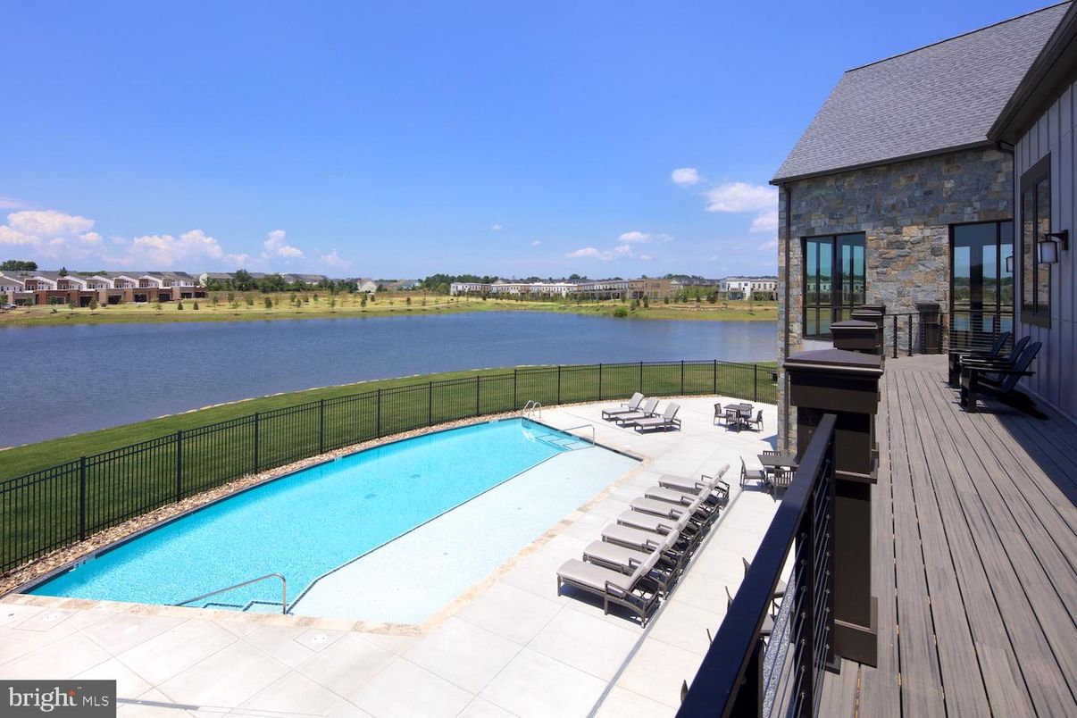 Exterior, Pool, Water