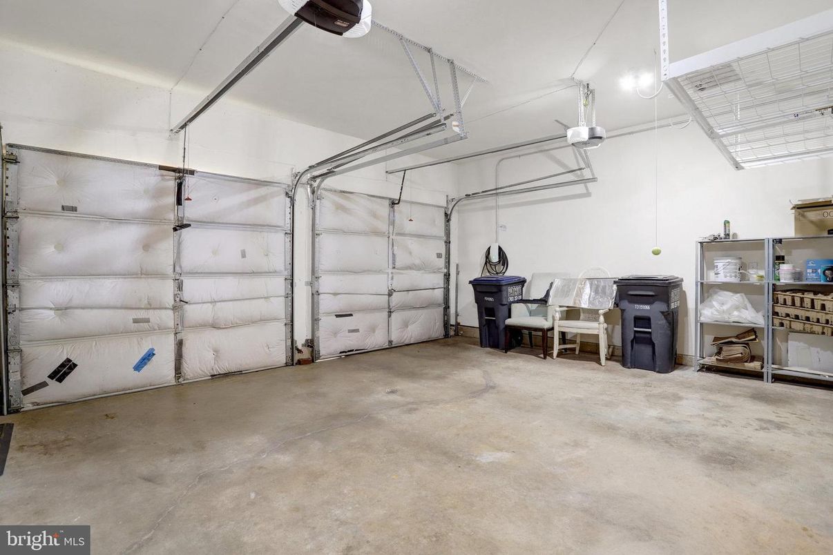 Garage, Interior