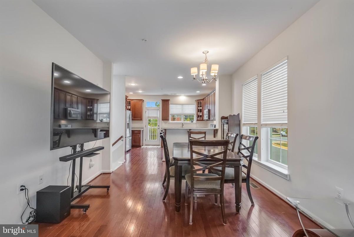 Chandelier, Dining room, Interior, Kitchen, Recessed Lighting, Wood Texture Flooring
