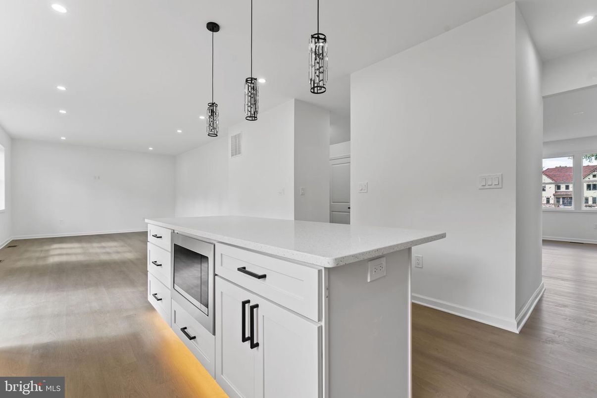 Interior, Pendant Lights, Recessed Lighting, Wood Texture Flooring