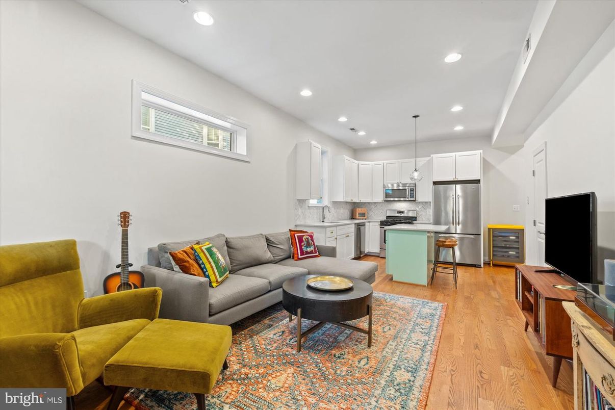 Interior, Kitchen, Living room, Pendant Lights, Recessed Lighting, Stainless Steel Appliances, Wood Texture Flooring