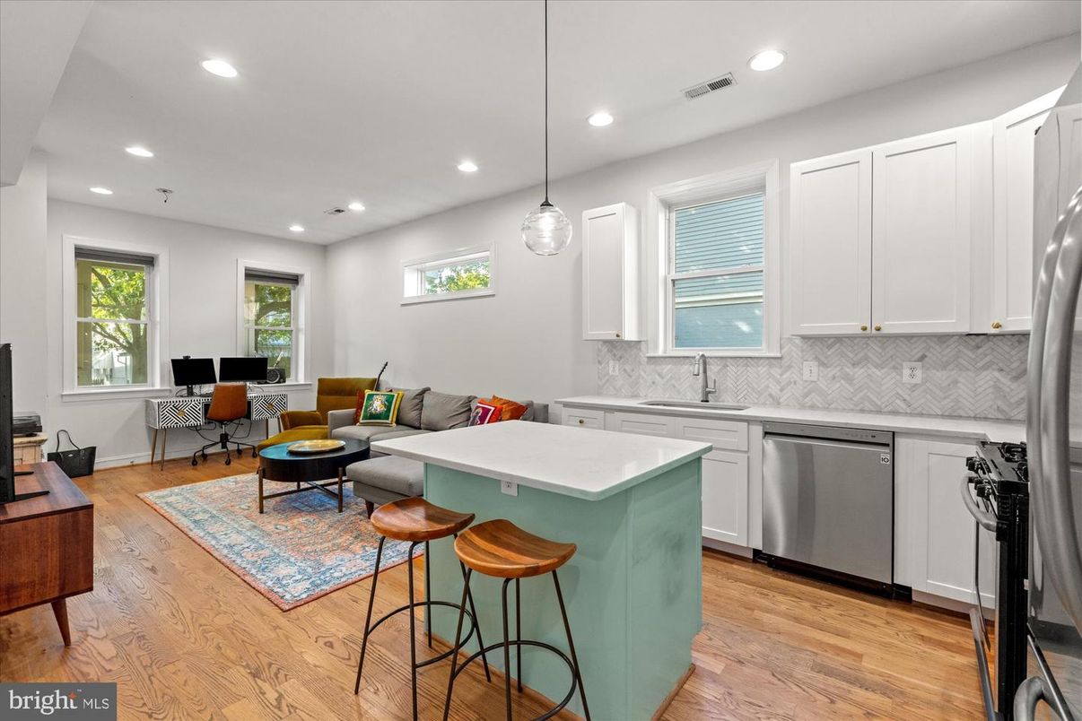 Dining room, Interior, Kitchen, Living room, Pendant Lights, Recessed Lighting, Stainless Steel Appliances, Wood Texture Flooring