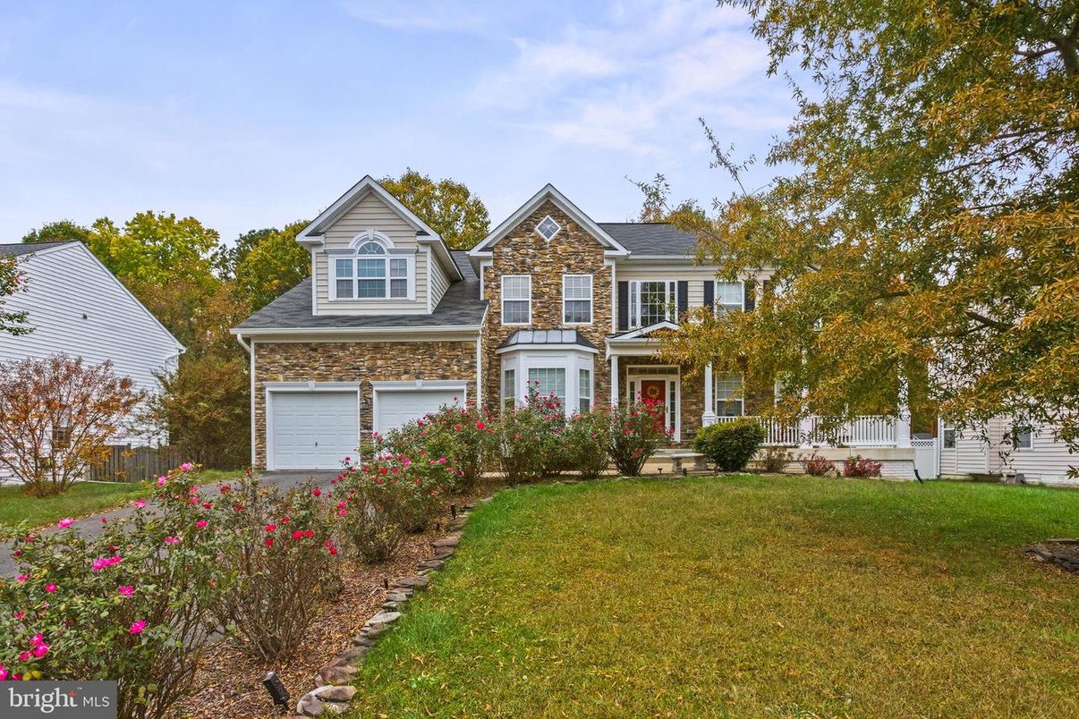 Attached, Exterior, Facade, Brick Traditional