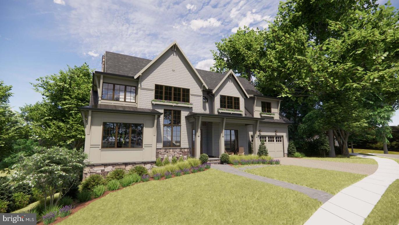 Attached, Exterior, Facade, Farmhouse