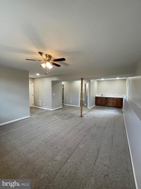 Empty room, Interior, Recessed Lighting