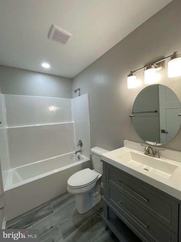 Bathroom, Interior, Recessed Lighting, Wood Texture Flooring