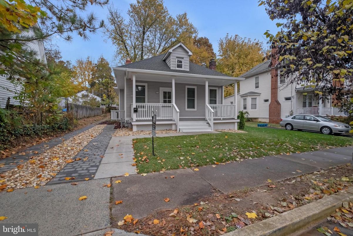 Exterior, Facade, Cape Cod
