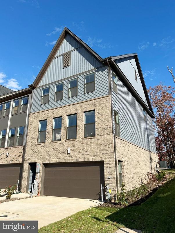 Attached, Exterior, Facade, Brick Facade, Rowhouse