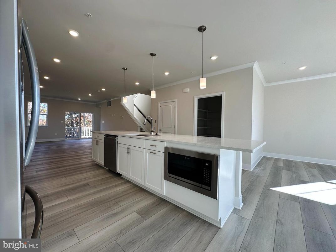 Interior, Kitchen, Pendant Lights, Recessed Lighting, Wood Texture Flooring